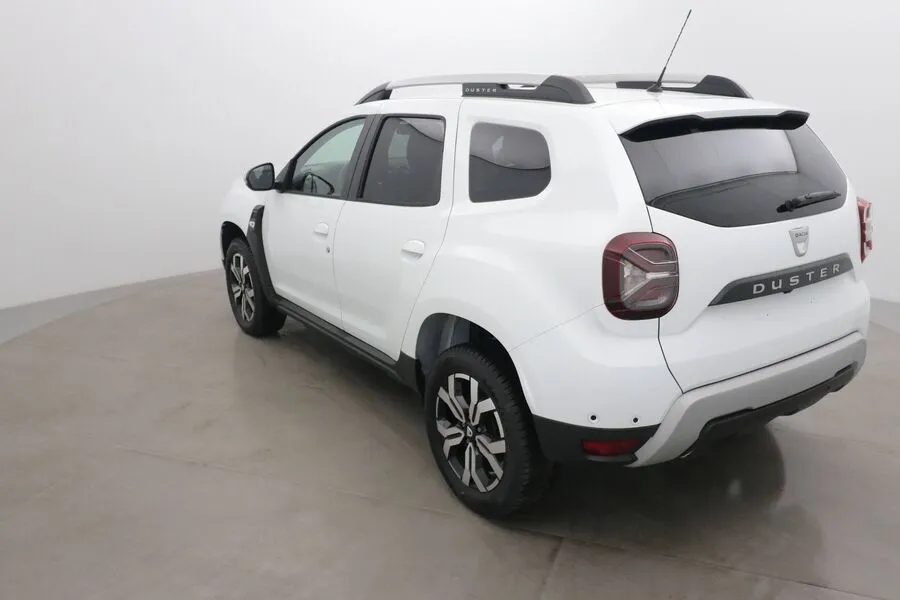 Dacia DUSTER 1.3 TCe 150 PRESTIGE PLUS 4X4 Image 3