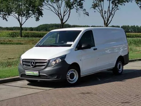 Mercedes-Benz Vito 111 CDI Image 2